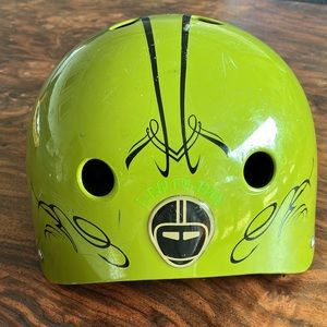 Nutcase Helmet size M/L 22-23.5”